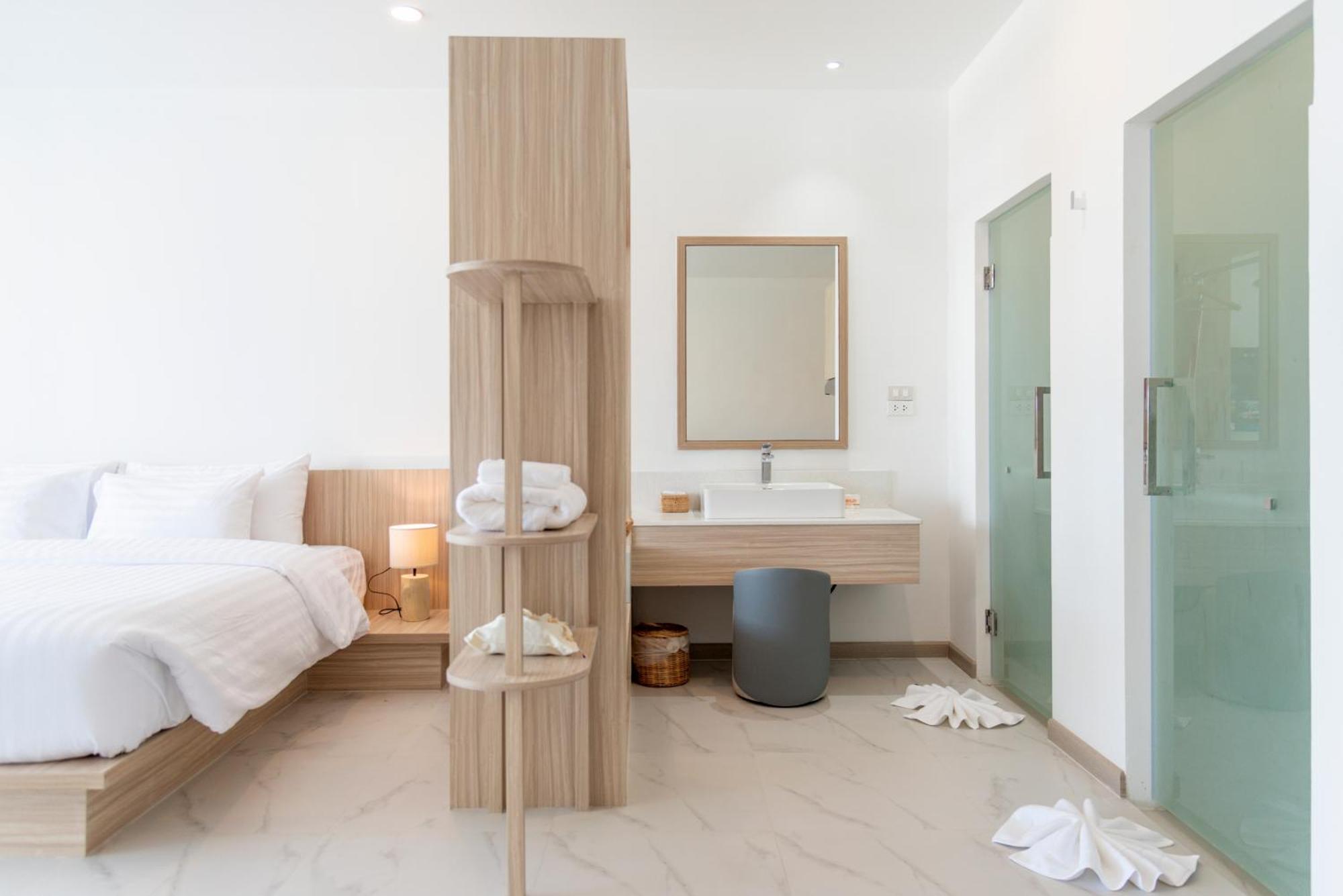 Beachfront Luxury 33 *