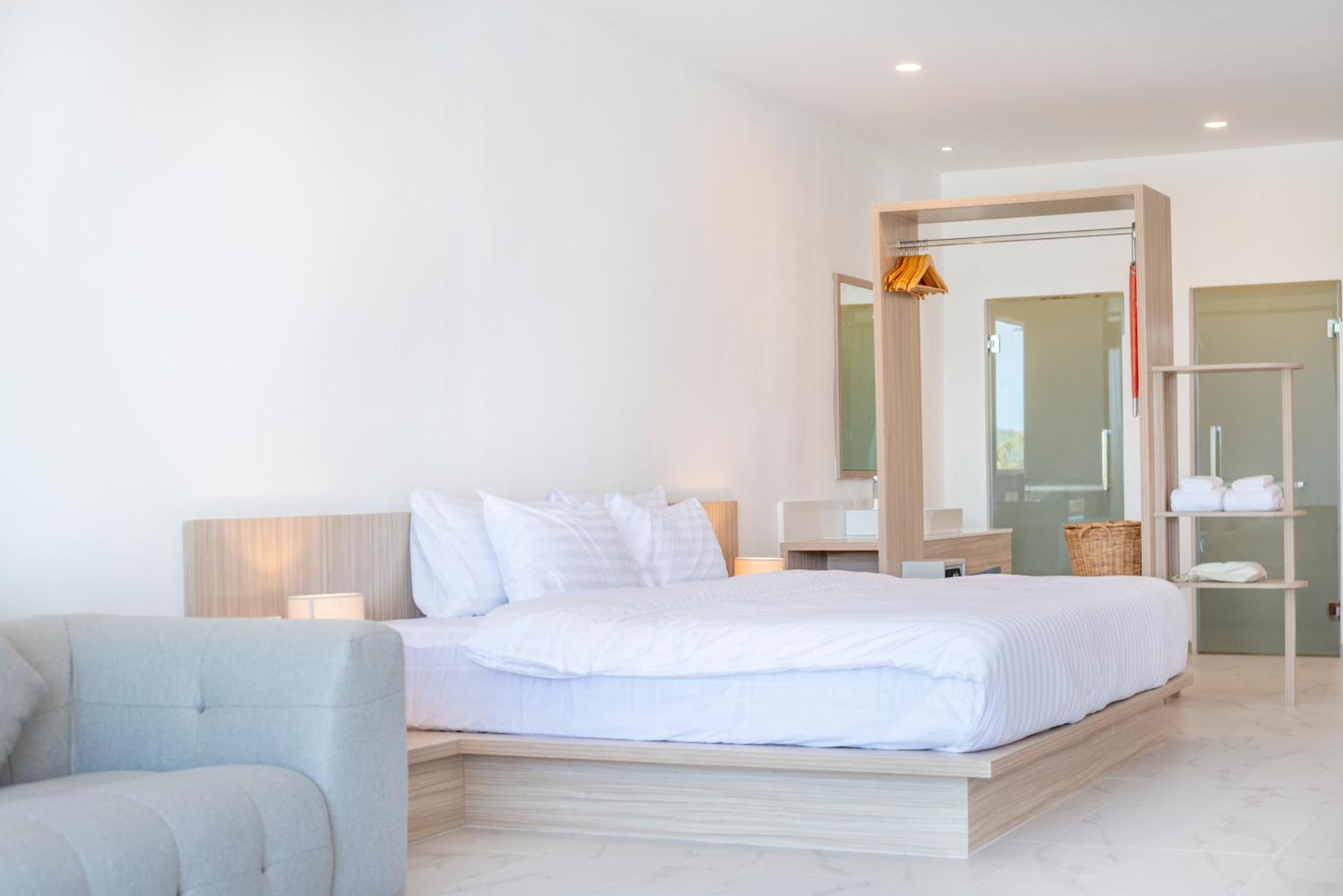 Beachfront Luxury 32