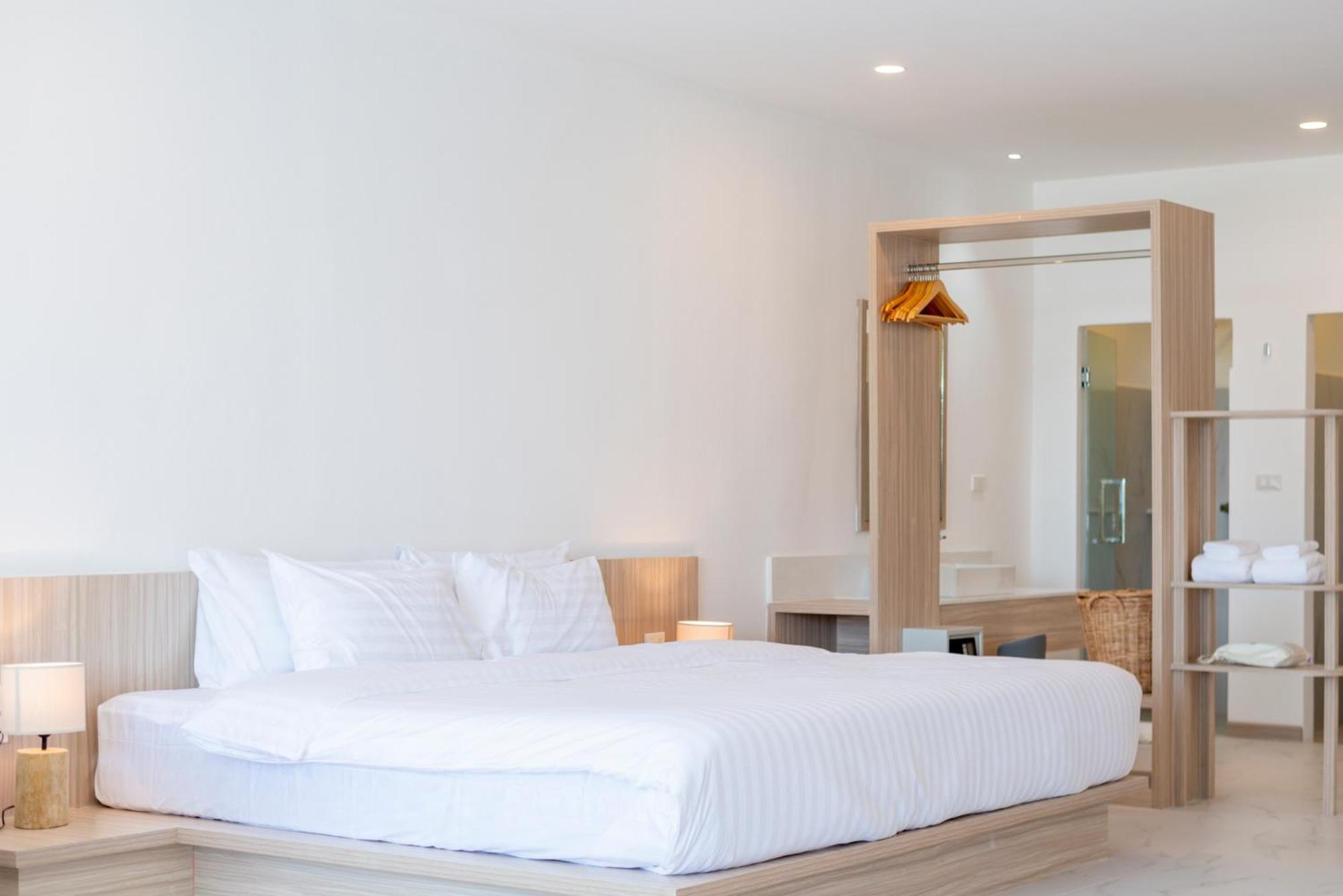 Beachfront Luxury 32