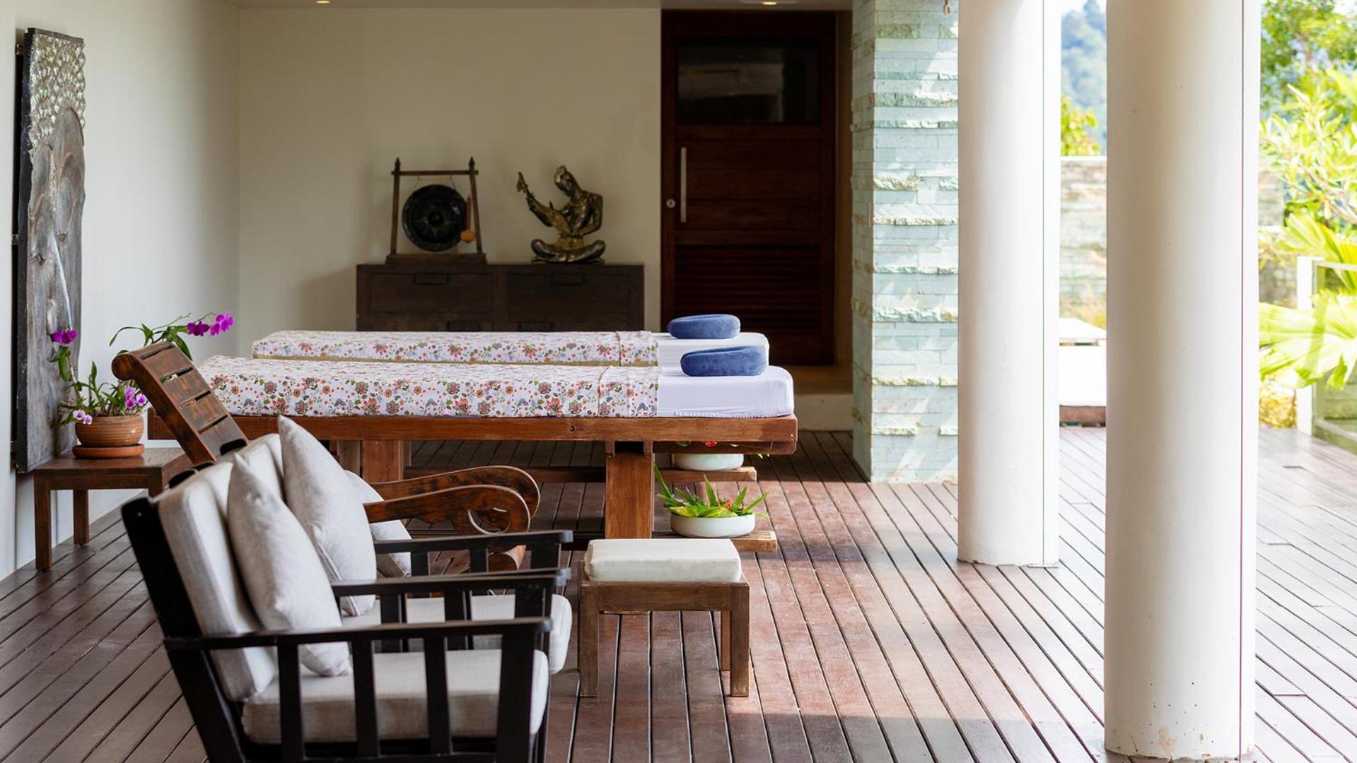Splash: Contemporary Tropical Five Star *