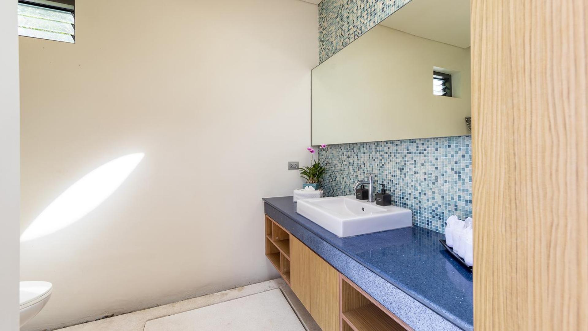 Splash: Contemporary Tropical Five Star *