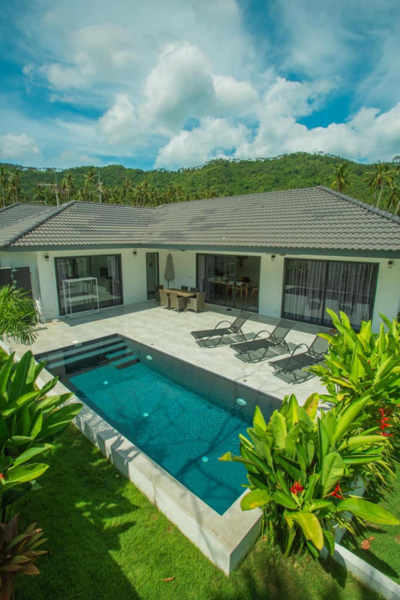 Villa Mino Pool