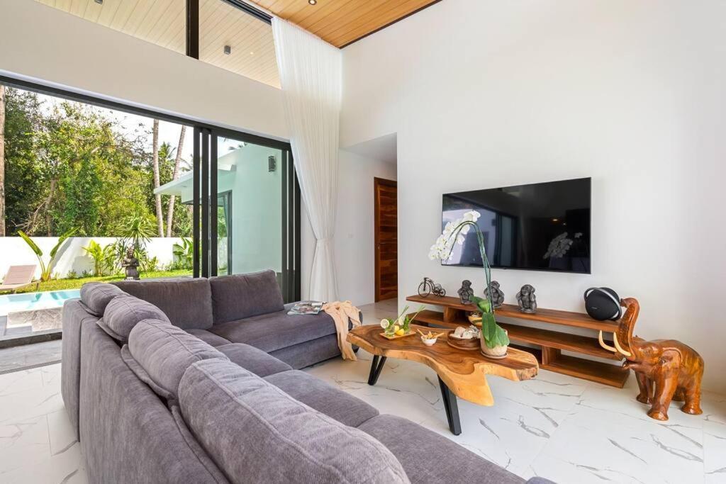 Erika Garden View - Included Airport Pick Up Villa
