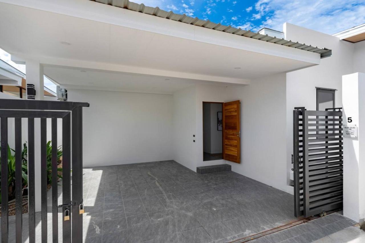 Buddhas Zen Garden 3br
