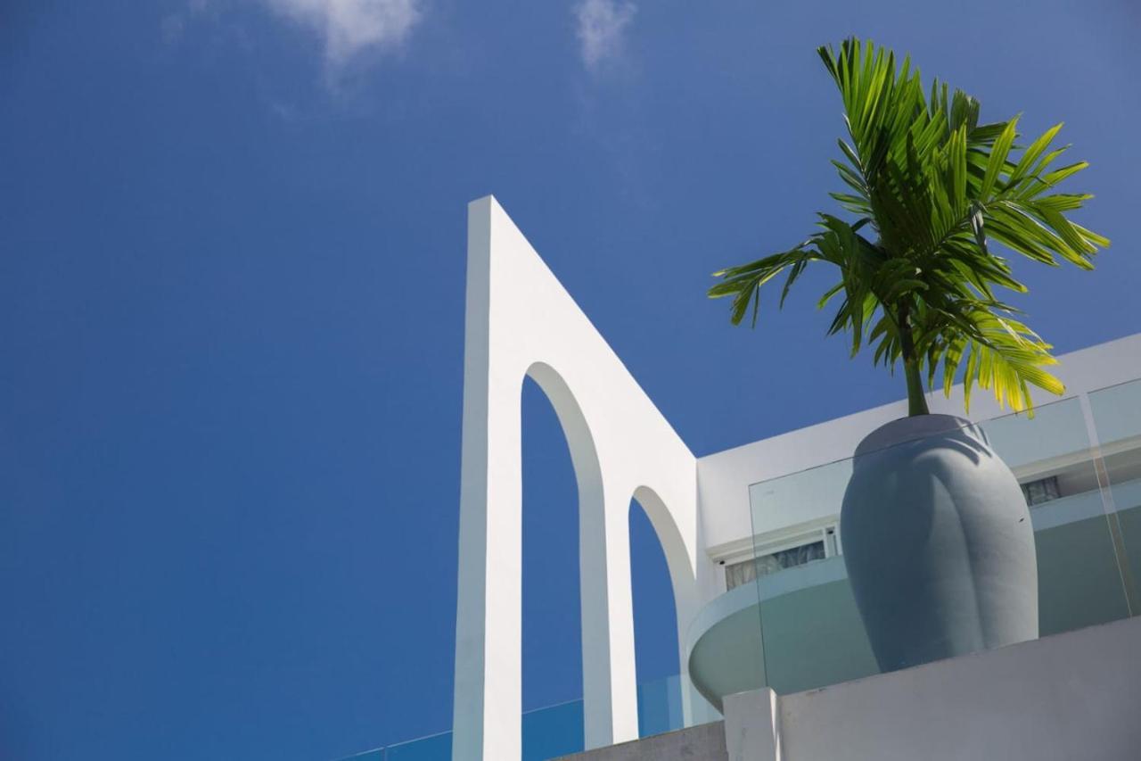 C 8br Luxury Seaview Villa, 2 Swimming Pools *