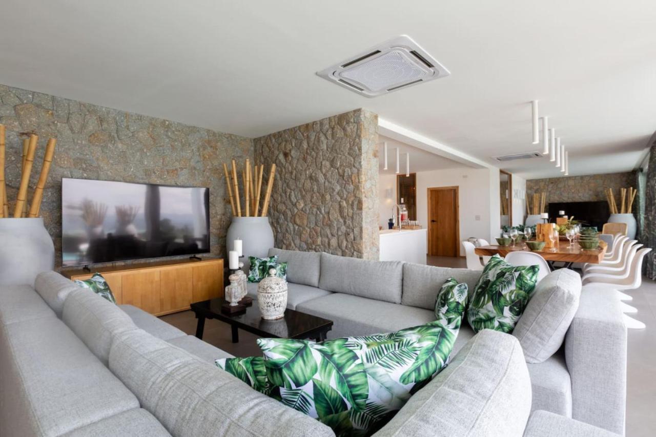 C 8br Luxury Seaview Villa, 2 Swimming Pools