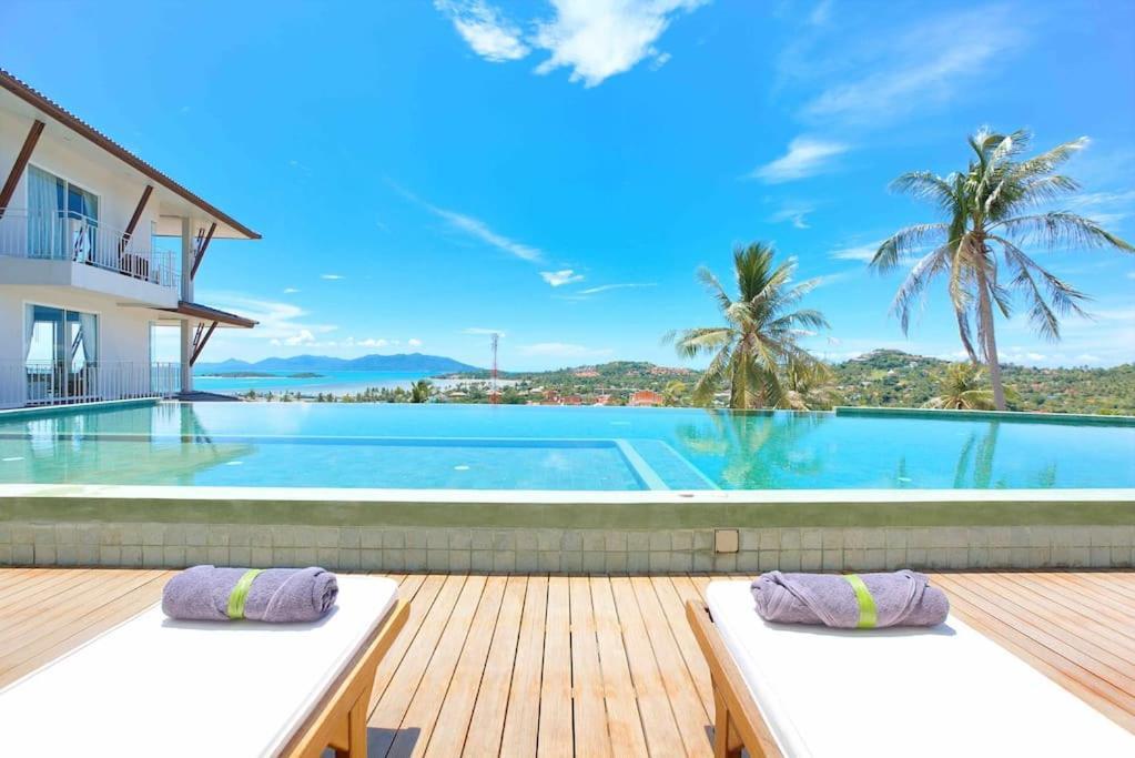 Spectacular 95sqm Sea View, Gym And Pool Facilities Apartment Amphoe Koksamui