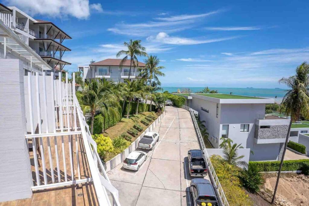 Spectacular 95sqm Sea View, Gym And Pool Facilities