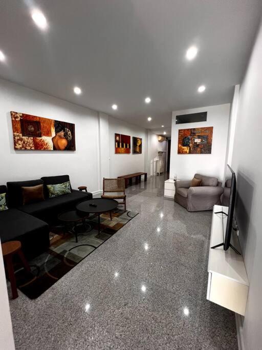 Spectacular 95sqm Sea View, Gym And Pool Facilities *