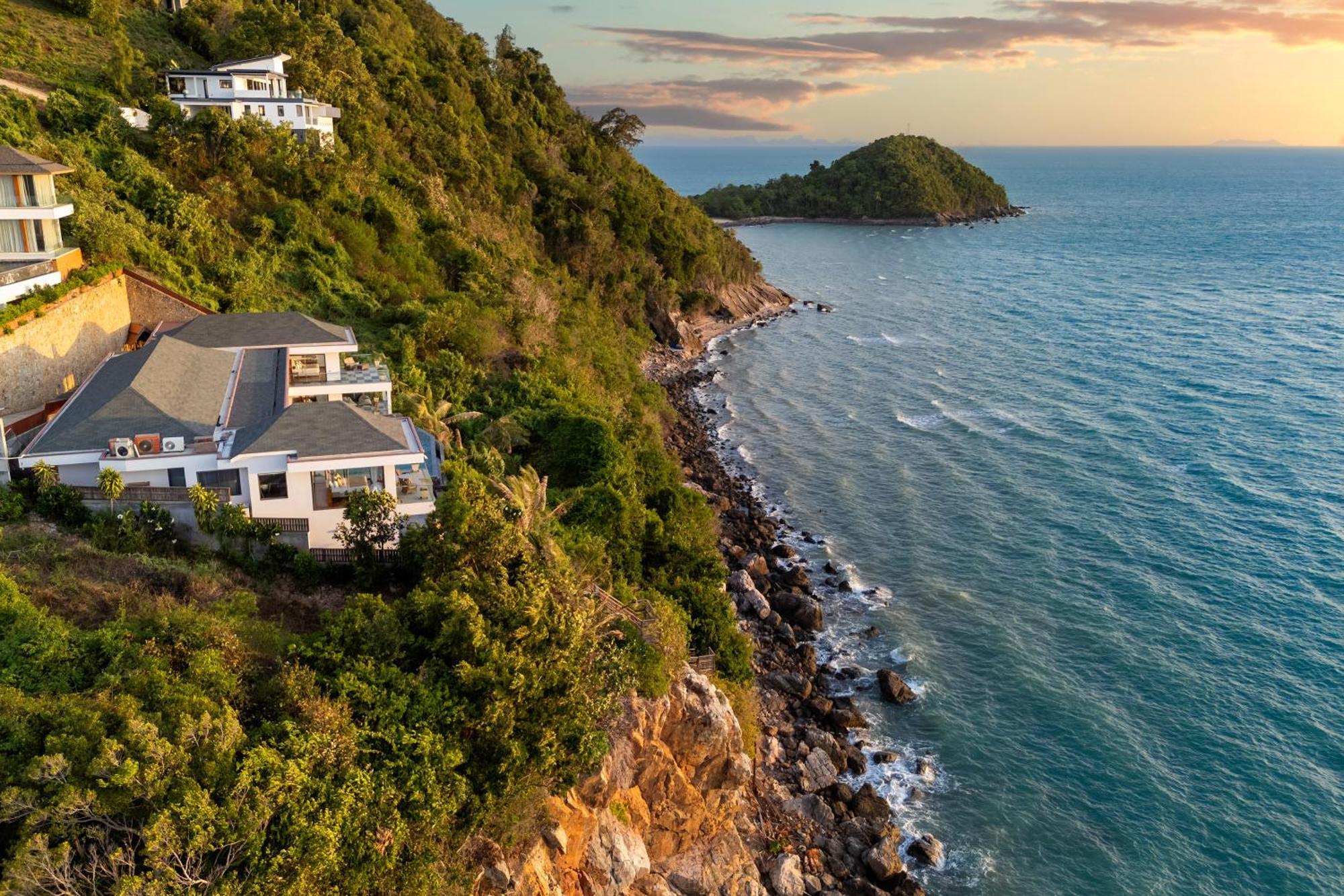 Agara-5 Bedroom Cliffside Ocean Front Koh Samui