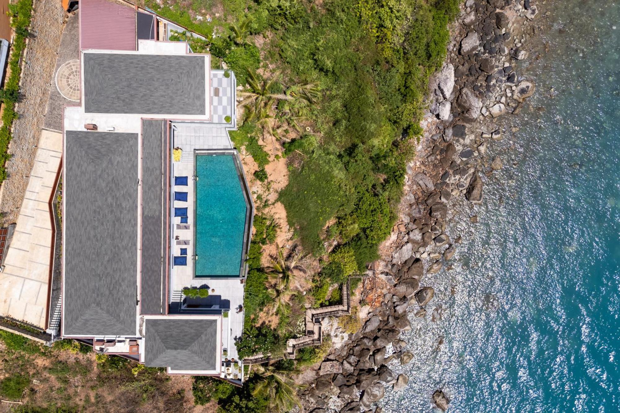 Villa Agara-5 Bedroom Cliffside Ocean Front *