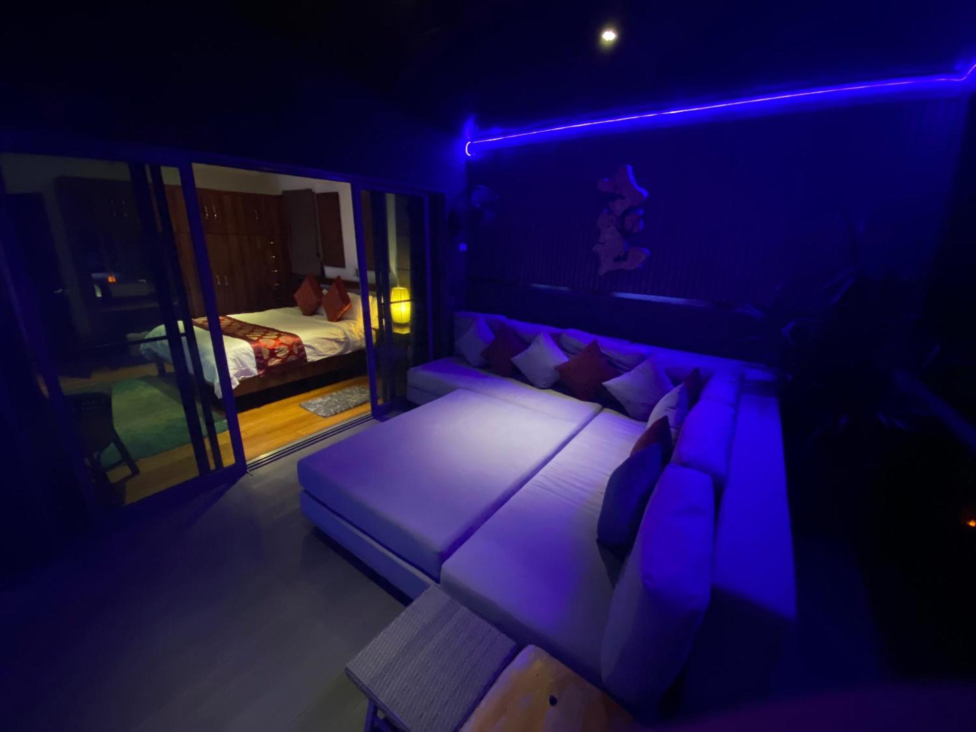 Stunning With Ocean Views And Free Car