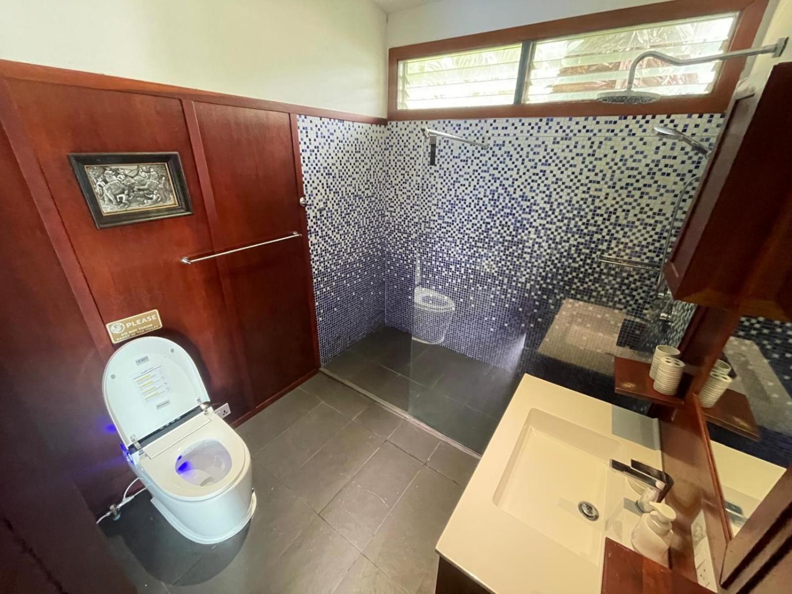 Villa Stunning With Ocean Views And Free Car