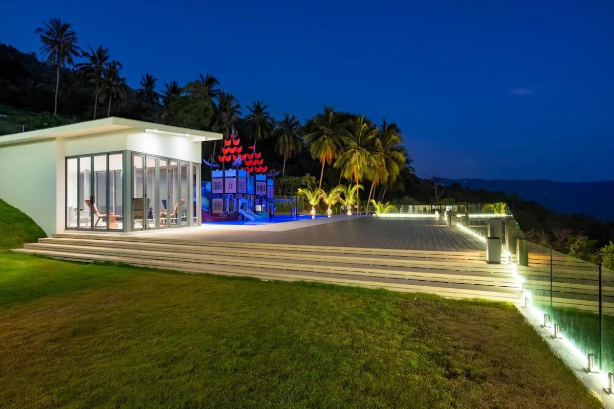 Me Huge And Luxurious Villa Ban Thong Phlu