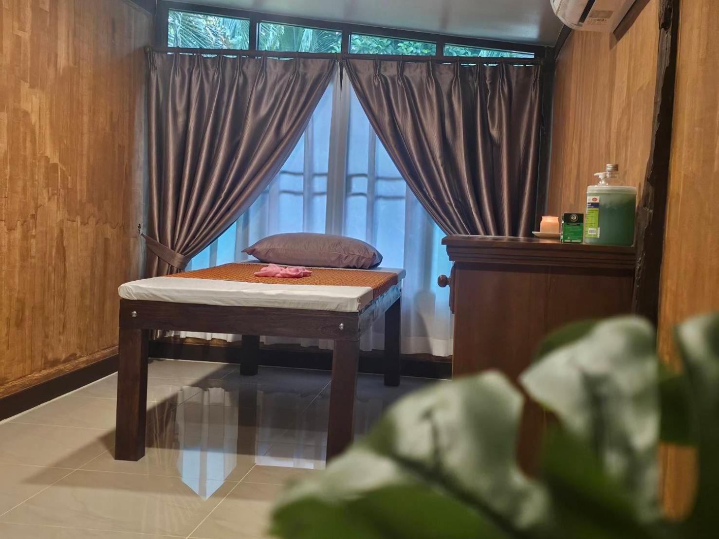 Bang Po Hut Resort Ban Bang Po