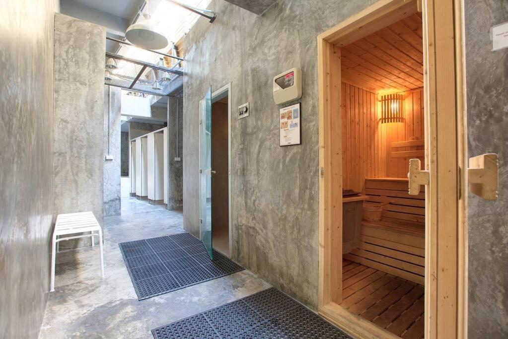 Unique Townhouse Pool Slide Access Holiday home