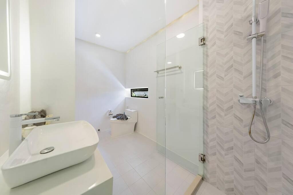 Holiday home Unique Townhouse Pool Slide Access