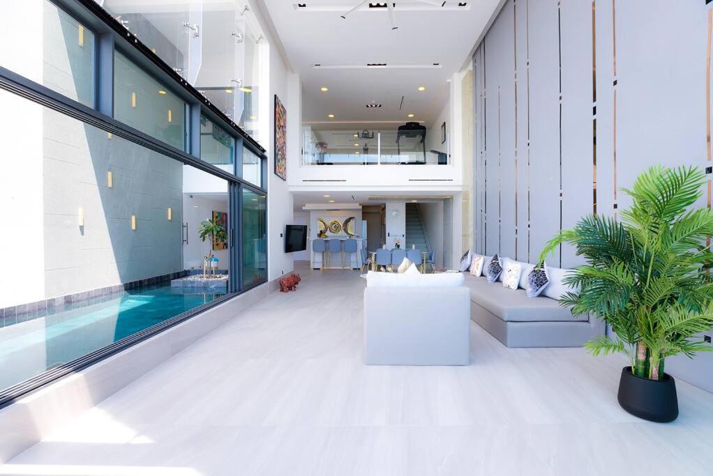 Massive 4 Bedroom With Cinema And Gym * Koh Samui
