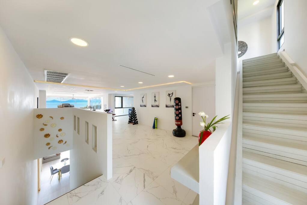 Holiday home Massive 4 Bedroom With Cinema And Gym