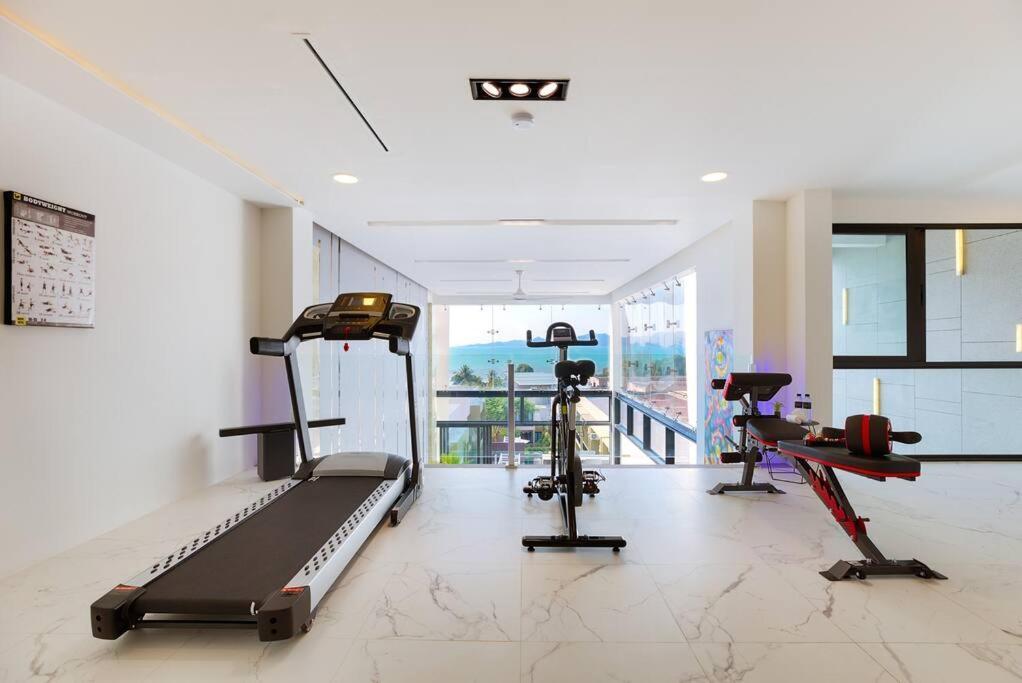 Holiday home Massive 4 Bedroom With Cinema And Gym *