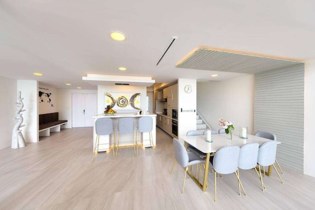 Massive 4 Bedroom With Cinema And Gym *
