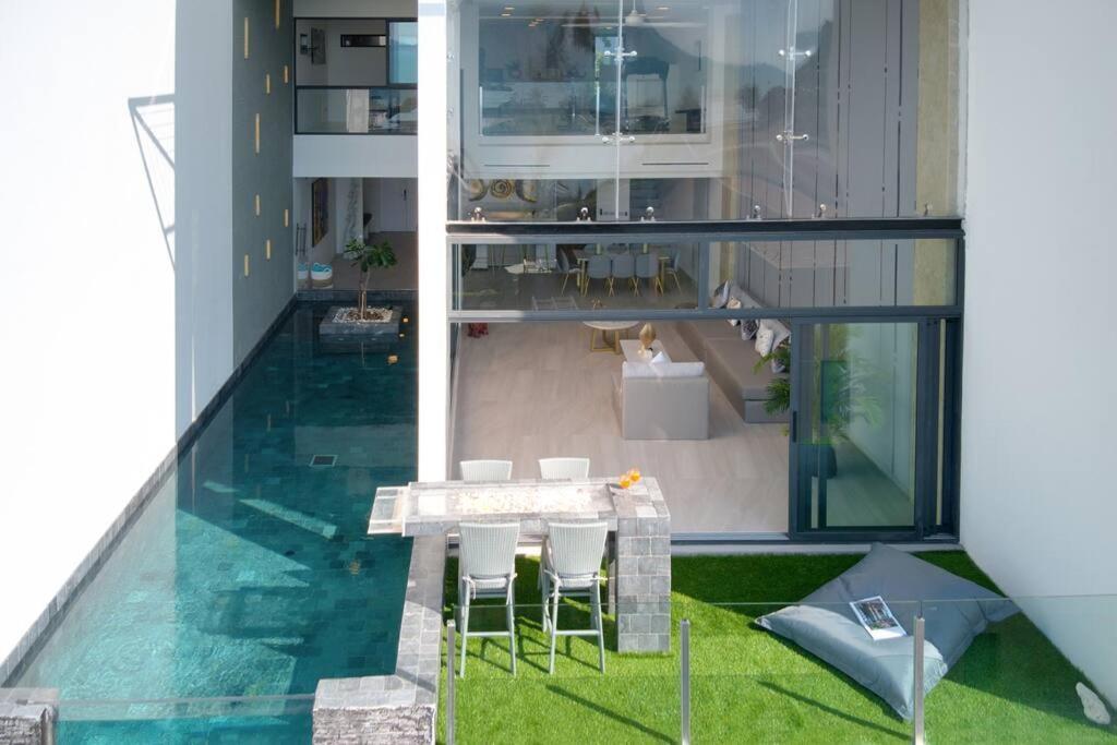 Massive 4 Bedroom With Cinema And Gym