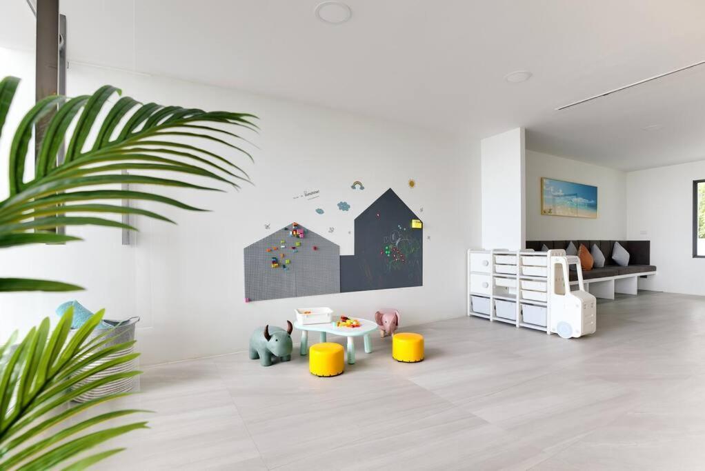 Luxury Sunset House,home Gym,cinema Room,rooftop *