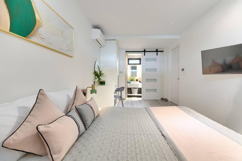 Holiday home Luxury Sunset House,home Gym,cinema Room,rooftop *