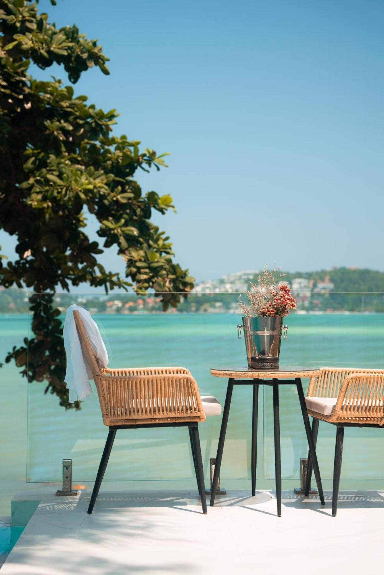 Beachfront Secret Tides Tierra *