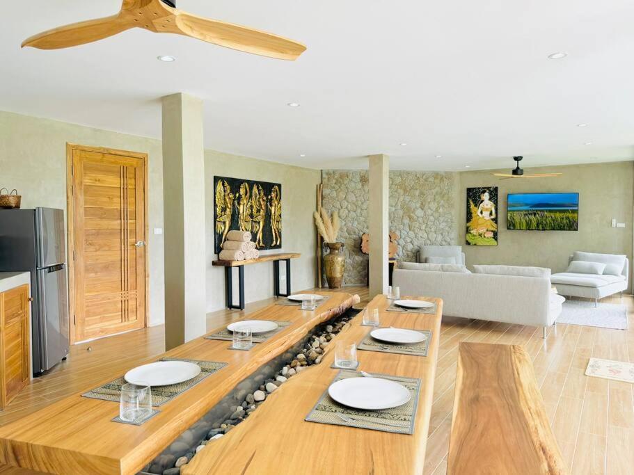 Lovely Villa, 2 Bedrooms & 1 Room,