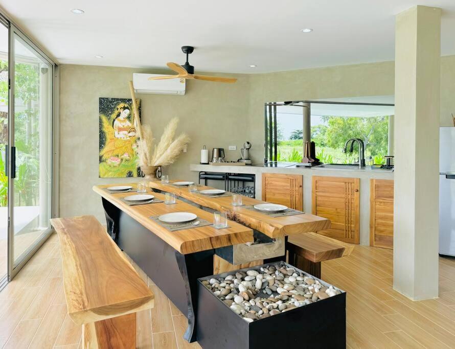 Lovely Villa, 2 Bedrooms & 1 Room, *