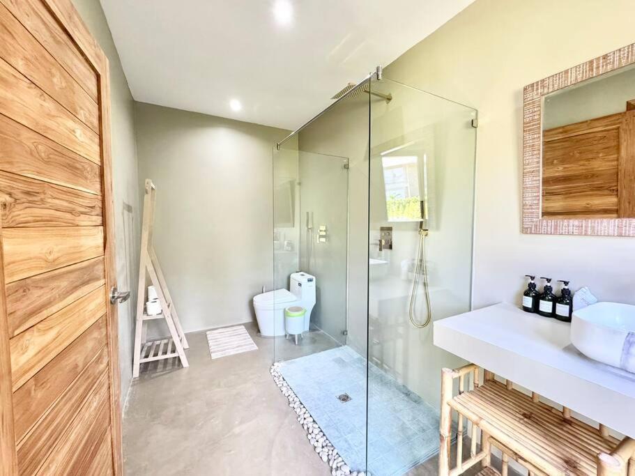 Lovely Villa, 2 Bedrooms & 1 Room, Koh Samui