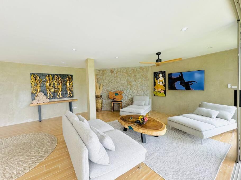 Lovely Villa, 2 Bedrooms & 1 Room, * Koh Samui