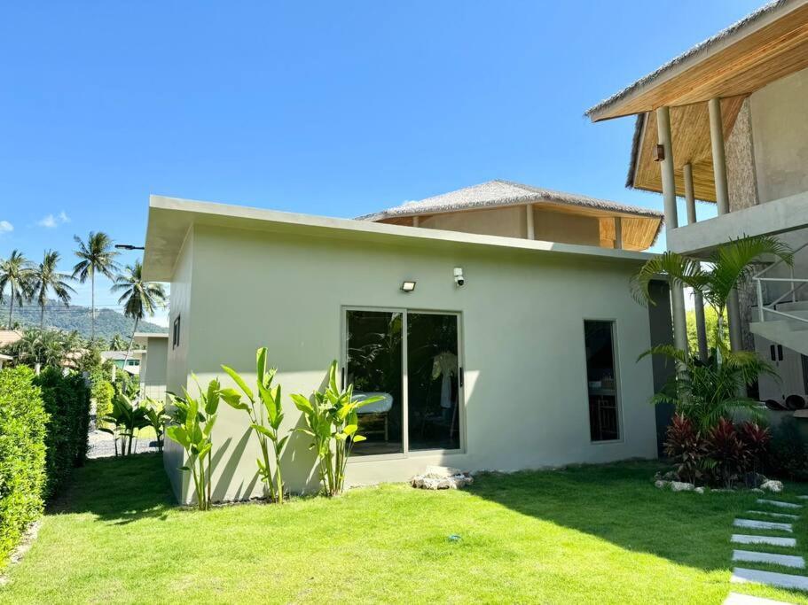 Villa Lovely Villa, 2 Bedrooms & 1 Room,