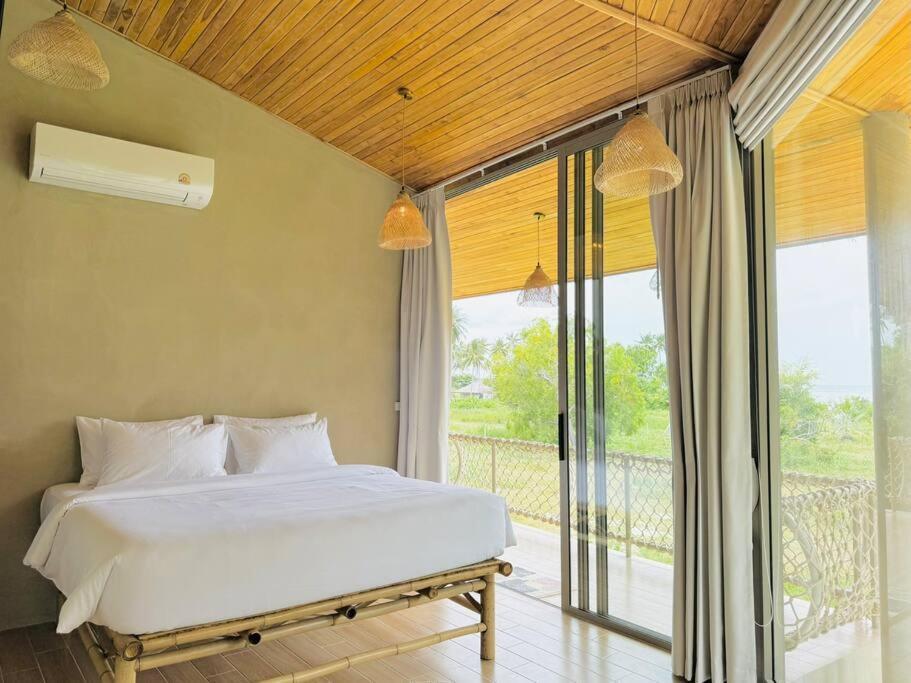 Villa Lovely Villa, 2 Bedrooms & 1 Room, *