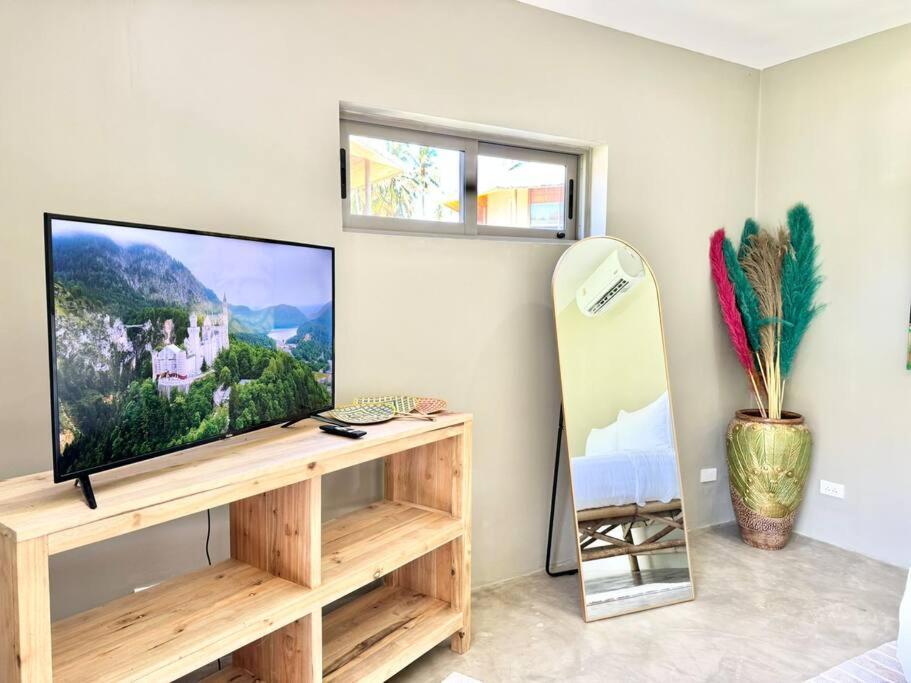 Lovely Villa, 2 Bedrooms & 1 Room, * Koh Samui