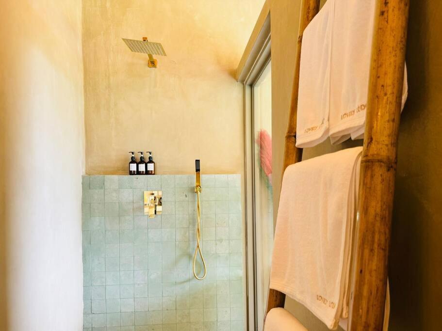 Lovely Villa, 2 Bedrooms & 1 Room, Koh Samui