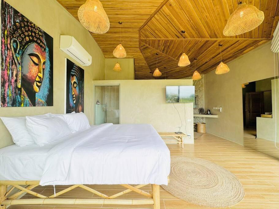 Villa Lovely Villa, 2 Bedrooms & 1 Room,