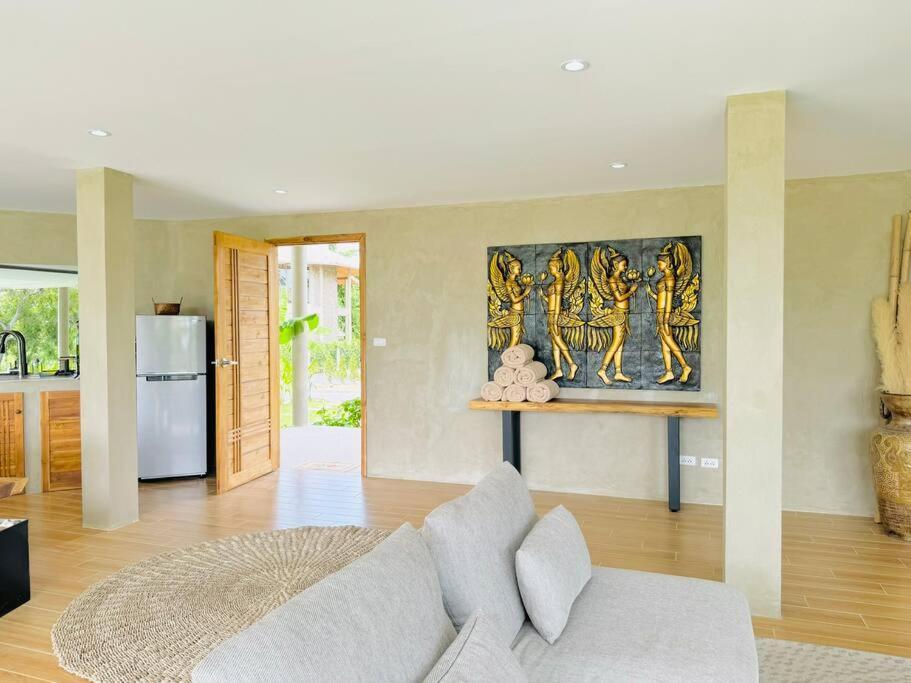 Lovely Villa, 2 Bedrooms & 1 Room, Koh Samui