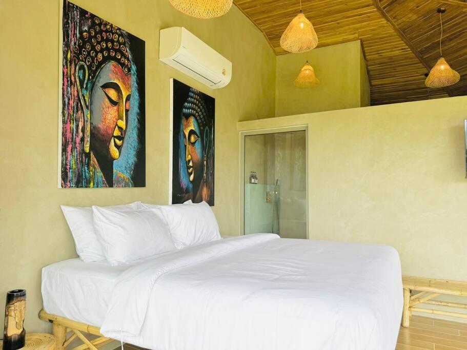 Villa Lovely Villa, 2 Bedrooms & 1 Room,