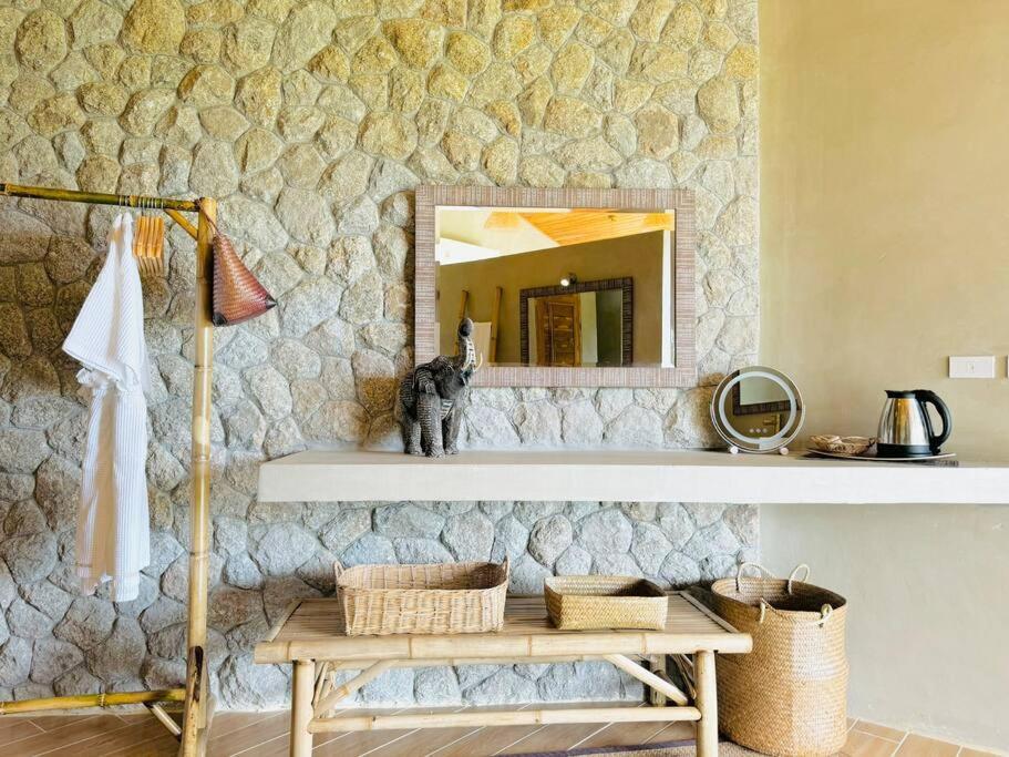 Lovely Villa, 2 Bedrooms & 1 Room, *