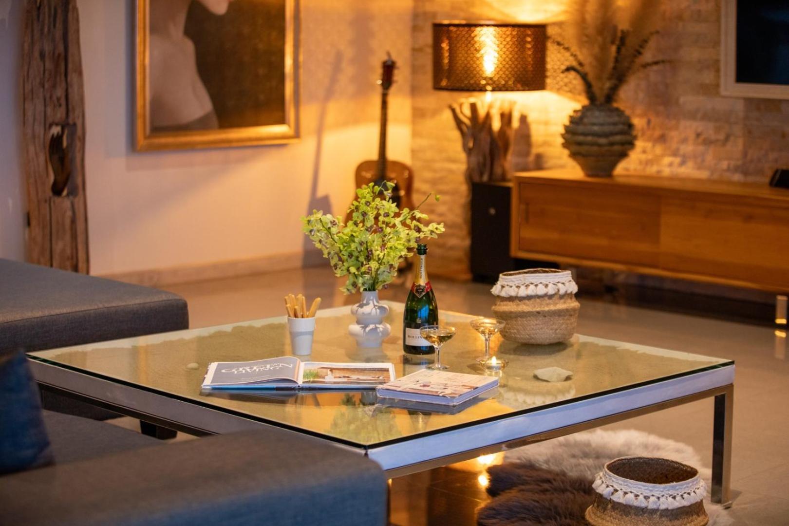 Here And Now - Luxury Sea View & Villa