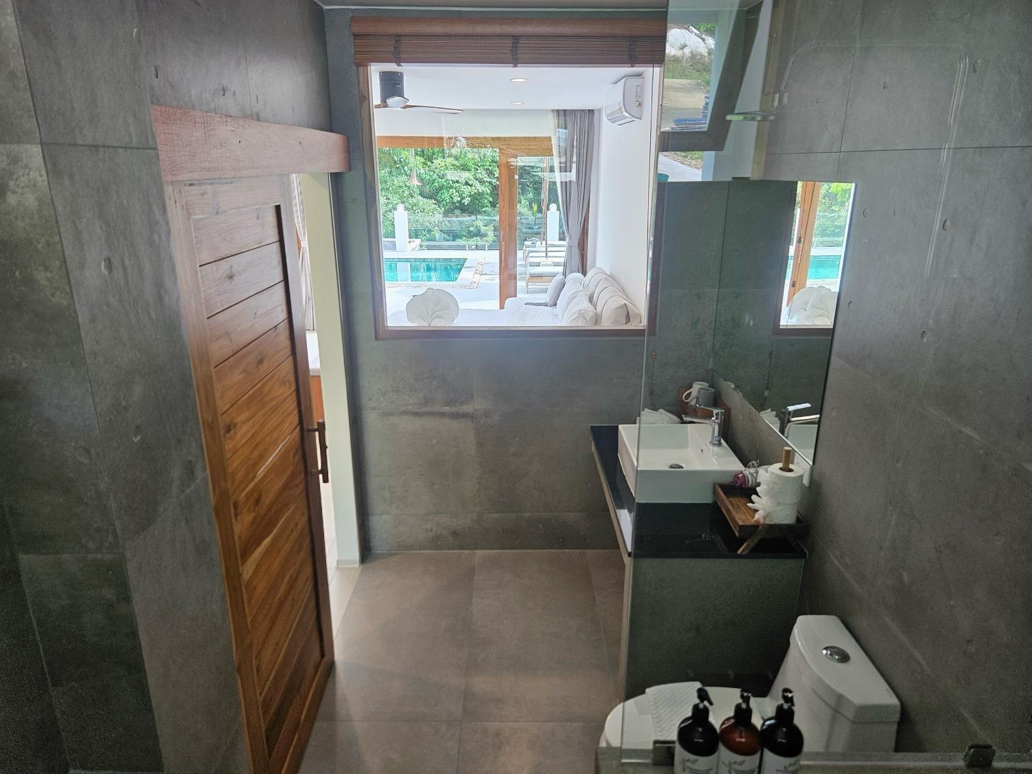 8 Bedroom Monkey 203 Aparthotel *