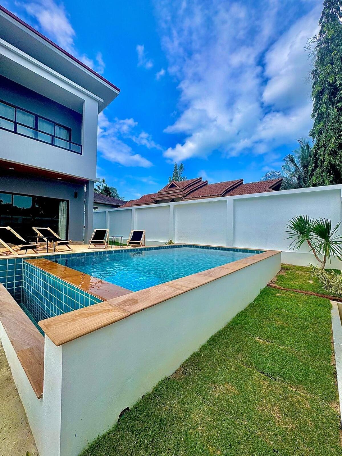 Luna Chaweng Samui Villa *