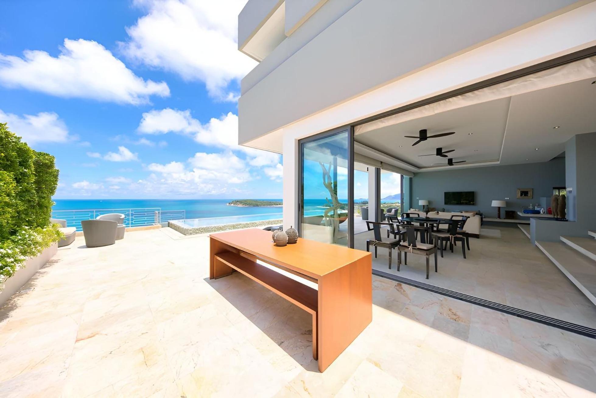 Luxurious 5 Bedroom *