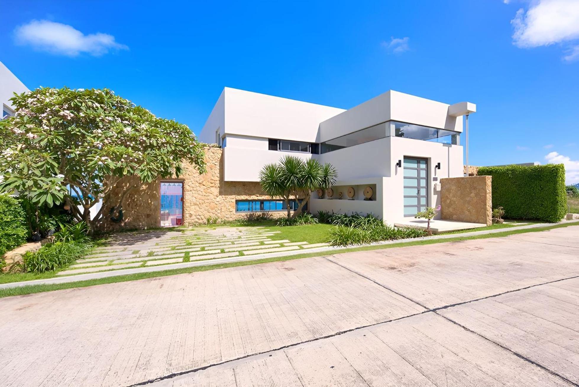Luxurious 5 Bedroom Villa