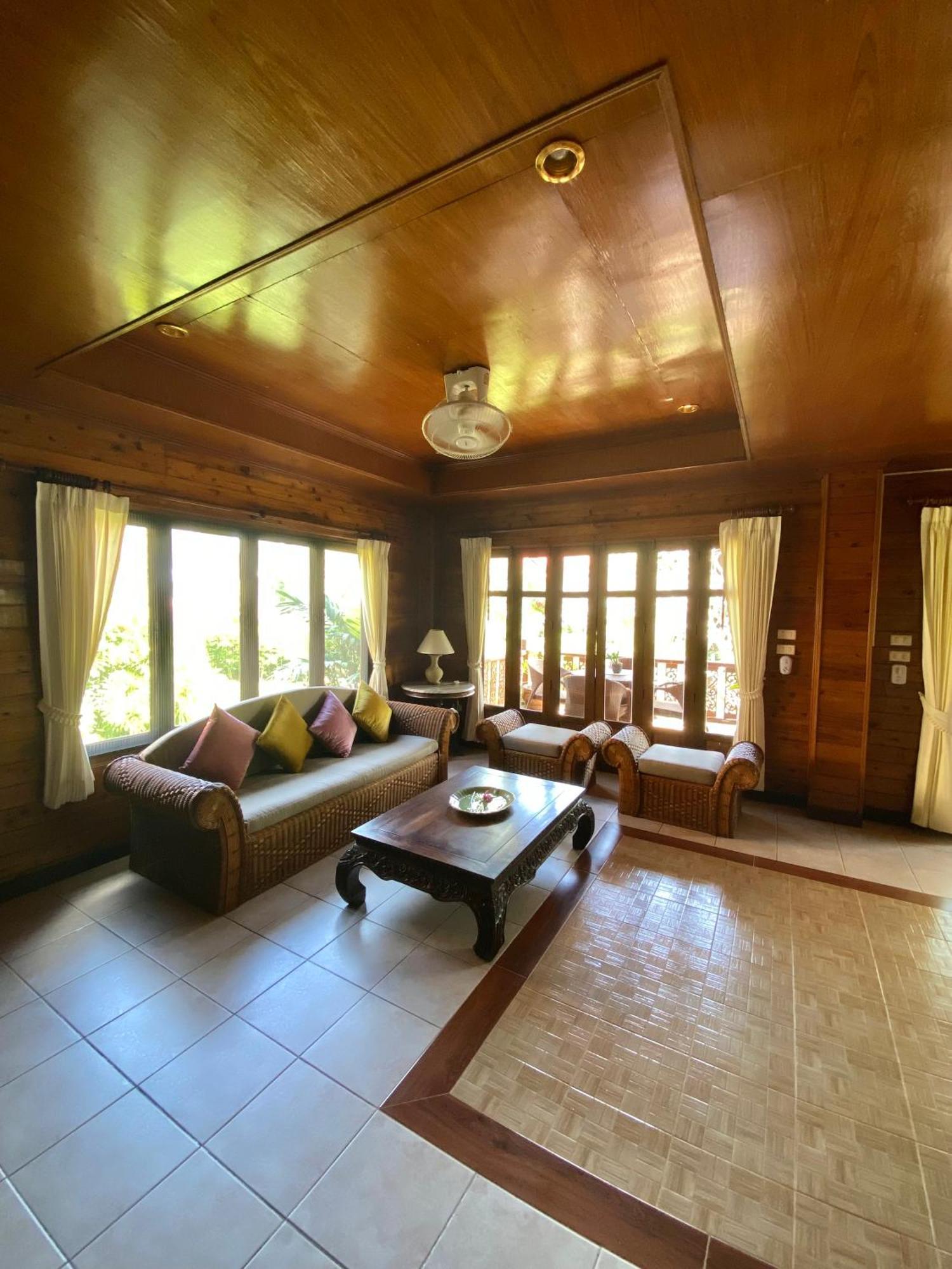 Baan Laem Noi Villa's * Mae Nam