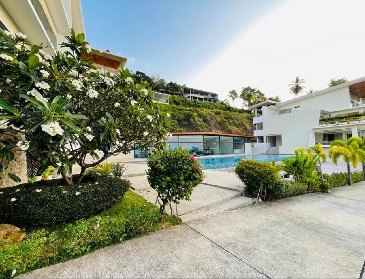 Coconut 1202 Apartment