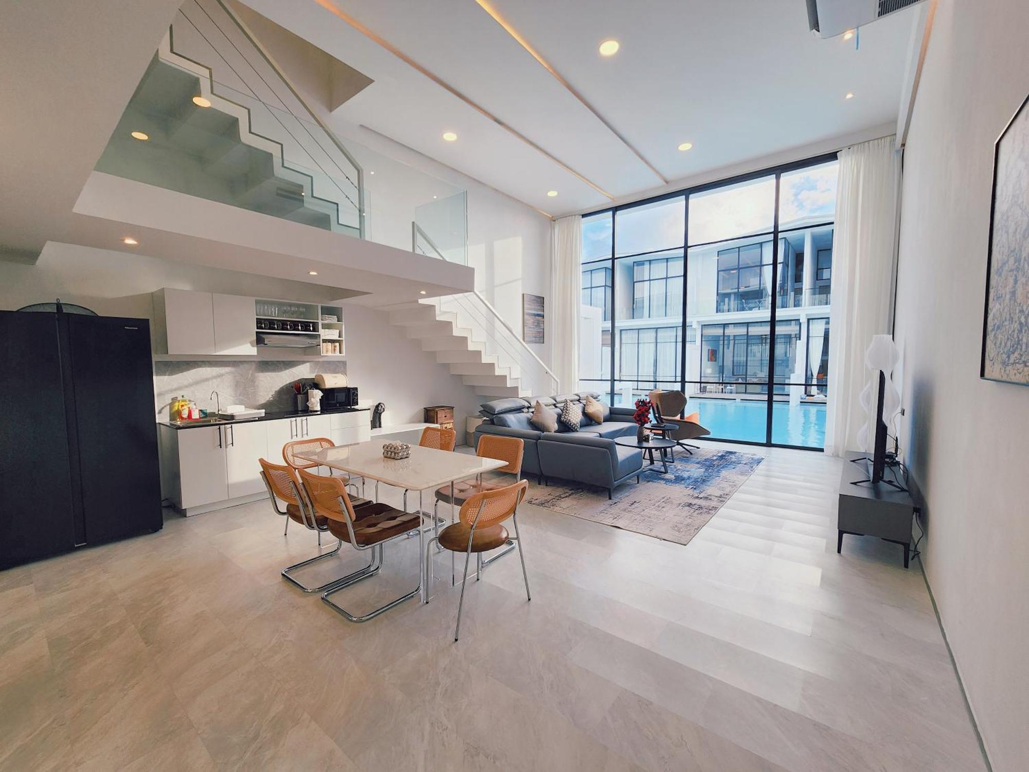 Pool Access Luxury Townhouse *