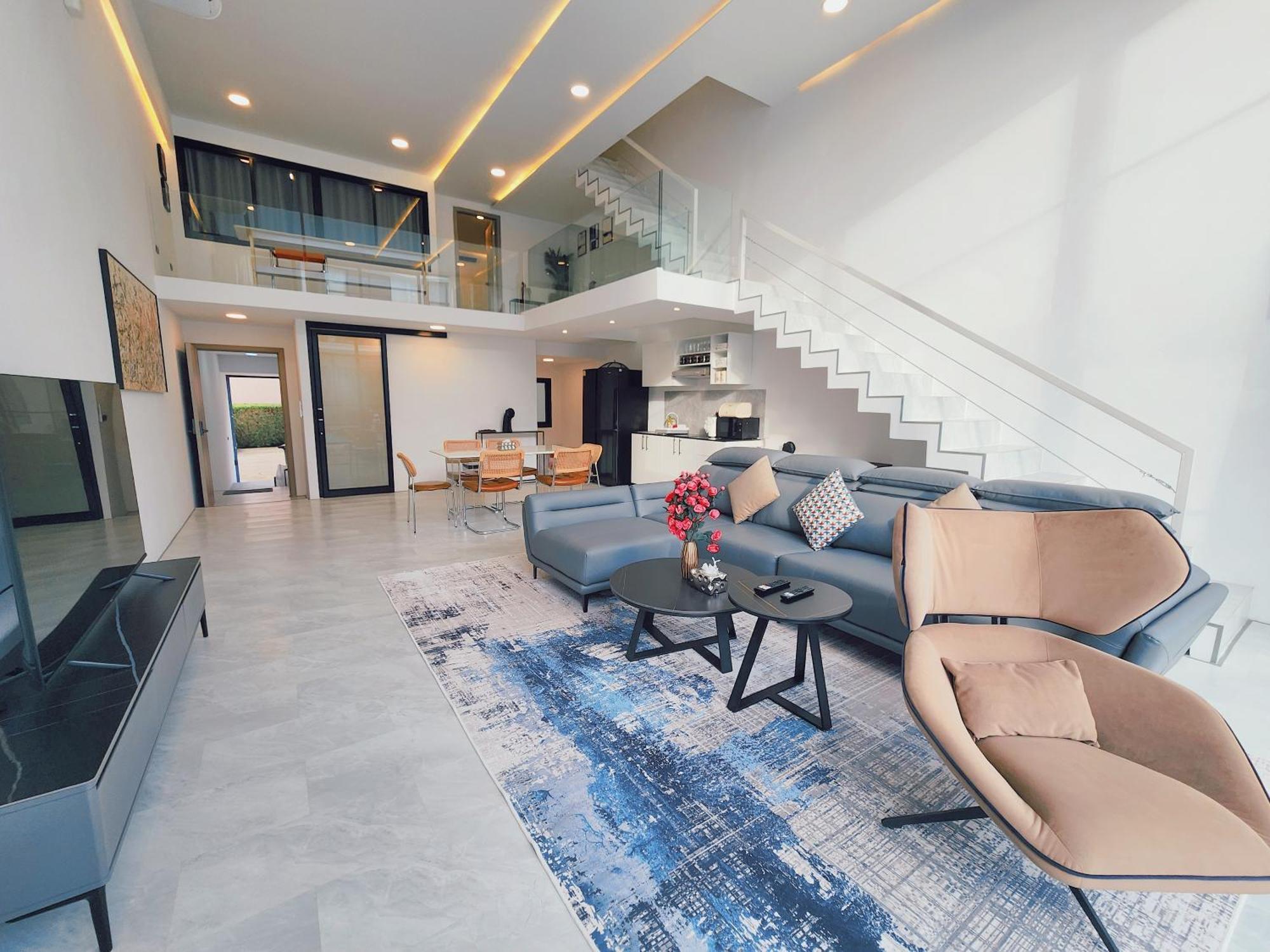 Pool Access Luxury Townhouse Holiday home *